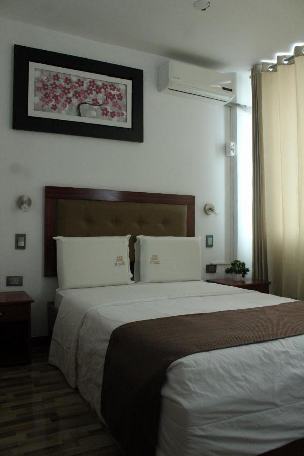 D'Milez Hotel Puerto Maldonado Esterno foto